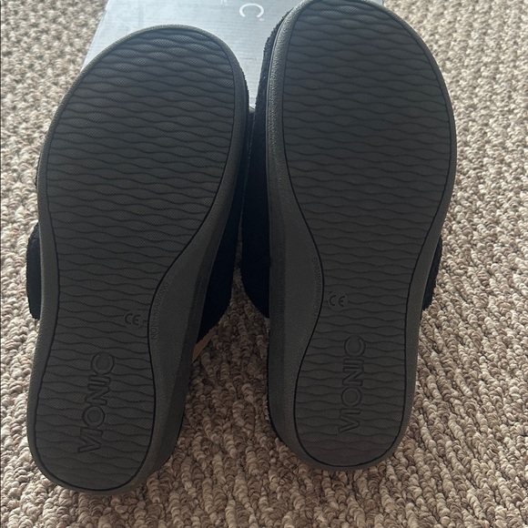 NWT Vionic Gemma Black Slippers - Picture 6 of 10
